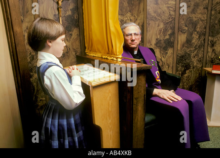 Cattolica per la formazione religiosa dei giovani è una parte importante dell'insegnamento della Chiesa Foto Stock