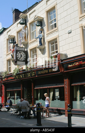 Gli inverni di orologi e Wine Bar, Underbank, Stockport, Greater Manchester, Regno Unito Foto Stock