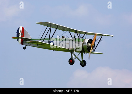 Un veterano Avro Tutor trainer biplanare della RAF in volo Foto Stock