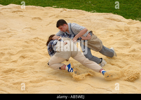 Swiss wrestling tradizionale - 'Lutte' o 'Schwingen' Foto Stock