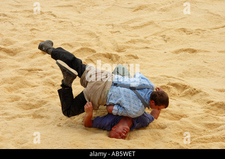 Swiss wrestling tradizionale - 'Lutte' o 'Schwingen' Foto Stock