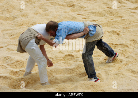 Swiss wrestling tradizionale - 'Lutte' o 'Schwingen' Foto Stock