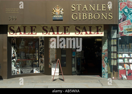 Il trefolo Stanley Gibbons stamp shop Foto Stock