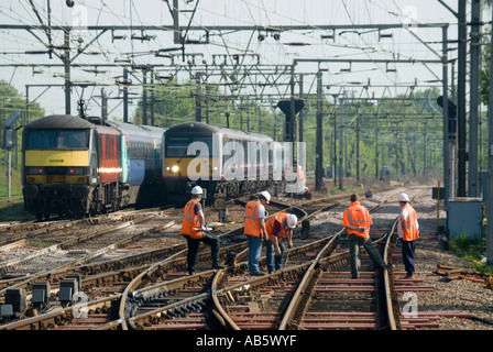 Liverpool Street principale linea ferroviaria di East Anglia via i lavori di manutenzione in corso Foto Stock