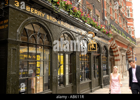 L'esterno di Berry Bros e Rudd specialista di commercianti di vino, Londra centrale Foto Stock