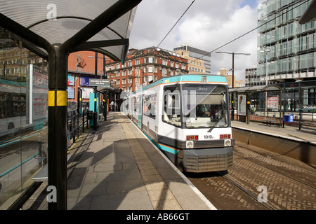 Il tram a Shudehill tramstation a Manchester REGNO UNITO Foto Stock