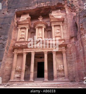 Facciata del Tesoro Petra Giordania Foto Stock