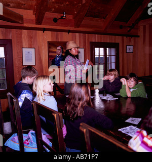 Scolari firma Licenze oro nella grande casa a Fort Langley in Fraser Valley Columbia Britannica sudoccidentale Canad Foto Stock