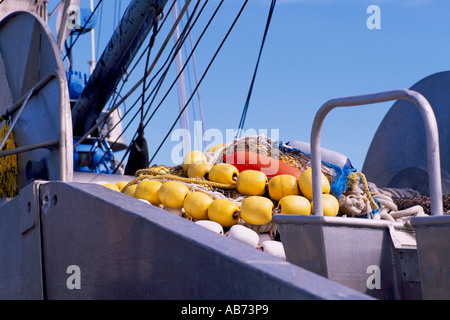 Le reti da pesca e galleggia sul pesce commerciale barca, Steveston, BC, British Columbia, Canada Foto Stock