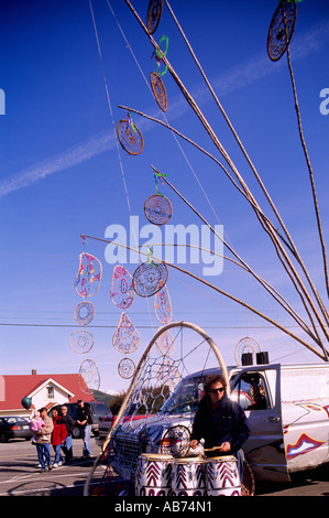 Dreamcatchers colorata sul display al Pacific Rim Whale Festival a Tofino sull'Isola di Vancouver British Columbia Canada Foto Stock