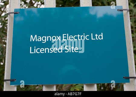 Magnox Electric cartello a Trawsfynydd centrale nucleare Snowdonia nel Galles Foto Stock