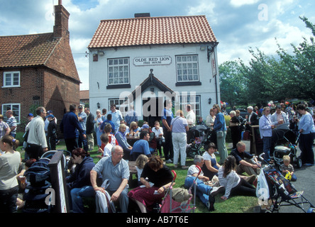 Villaggio tradizionale attività in Wellow Nottinghamshire Regno Unito durante il mese di maggio festivo Foto Stock