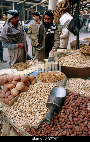 Il Pakistan Baluchistan Quetta uomo dadi di vendita Foto Stock