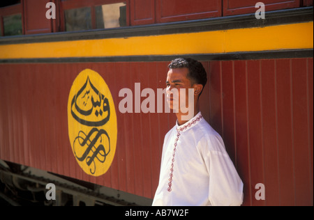 Il Lezard Rouge treno che è un Francese antico treno delle miniere si è trasformato in un treno turistico Foto Stock