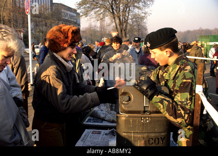 Germania Berlino la parete smontabile 1989 persone Foto Stock