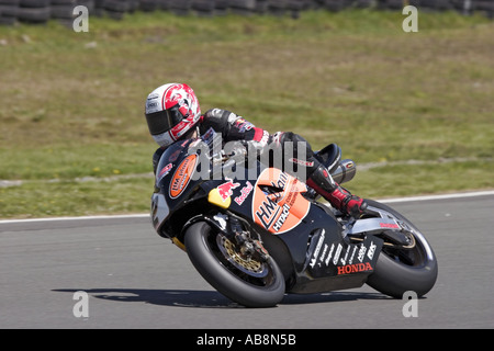 Michael Rutter equitazione per impianto di HM Honda del team a Scottish round del British Superbike 2005 Foto Stock