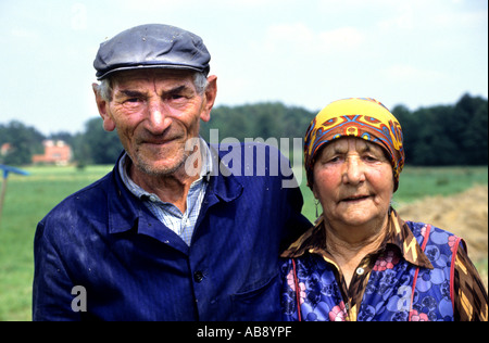 Figura femminile persone donna donne uomo uomini anziani umano, adulti tradizioni adulti tradizionale formale tradizionale di età compresa tra i vecchi Foto Stock