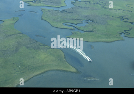 Chassahowitzka Bay, vista aerea, STATI UNITI D'AMERICA, Florida, Chassahowitzka National Wildlife Refuge, Apr 2004. Foto Stock