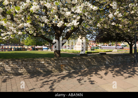 Bancroft giardini e il memoriale di Gower a Stratford upon Avon Warwickshire England Regno Unito Foto Stock