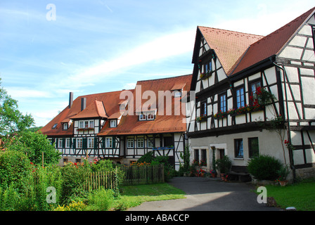 Wohnhäuser am Zisterzienserkloster Bebenhausen Tübingen Baden Württemberg Deutschland Foto Stock