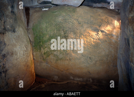 Celtic spirali Newgrange sito preistorico di Co Meath Irlanda Foto Stock