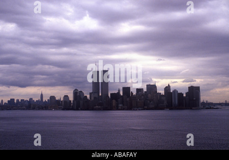 World Trade Center di New York skyline della città prima di attacco terroristico su 9/11/01, STATI UNITI D'AMERICA Foto Stock