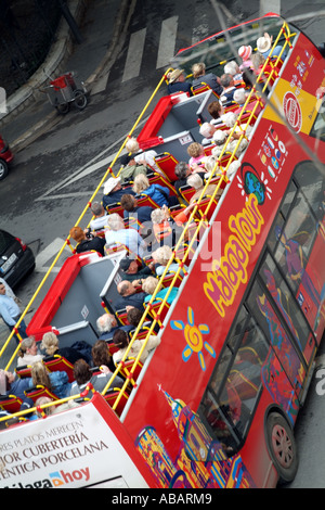 Open top tourbus per la visita della città. Malaga Spagna del sud Europa. Foto Stock