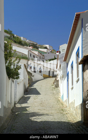 Scena di strada in Aljezur, Costa Vicentina Foto Stock