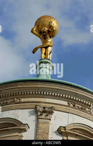 Potsdam Brandenburg Germania facciata e cuppola di ols City Hall presso il vecchio mercato Atlant Atlas Foto Stock