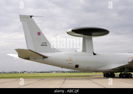 La NATO OTAN AWACS Boing E3-una sentinella Militäry aeromobili con antenna radar durante ILA 2006 a Berlino Foto Stock