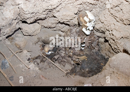 Mummia in una grotta a San Juan del Rosario, Bolivia Foto Stock