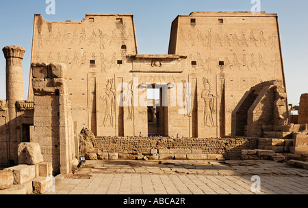 Vista del Tempio di Horus in Edfou nell Alto Egitto Foto Stock