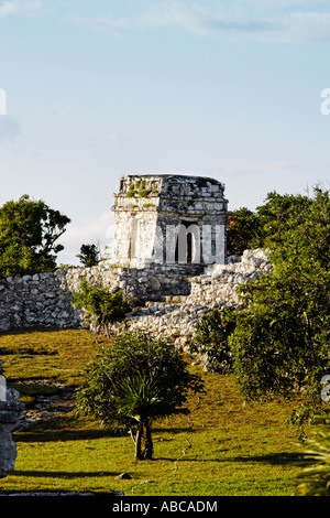 Vista dei Maya sito archeologico di Tulum Foto Stock