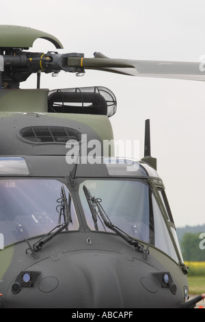 NH-90 elicottero militare cockpit e pale di rotore di NHI NH-90 troop transporter Foto Stock