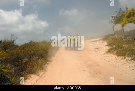 Grand Turk Island dune buggy safari escursione azione velocità polverosa avventura Isole Turks e Caicos tci Caraibi orientali Foto Stock