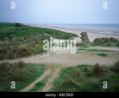 Monumento di guerra sulla spiaggia di Berniéres-sur-Mer, Normandia (Normandia), Francia. Foto Stock