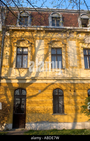 Vecchio edificio Toth Arpad Setany Quartiere del Castello di Budapest Ungheria Foto Stock