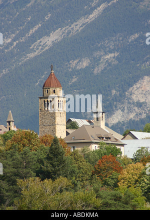 Villaggio nelle Alpi francesi Foto Stock