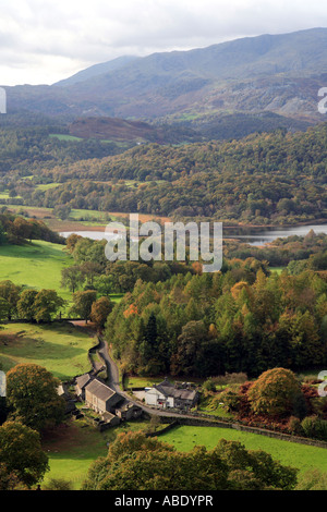 Langdale valley dai fianchi di 'Loughrigg cadde' 'Lake District' Inghilterra Foto Stock
