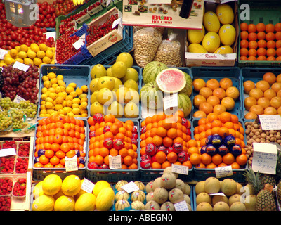 Dipartimento di frutta in un supermercato Foto Stock