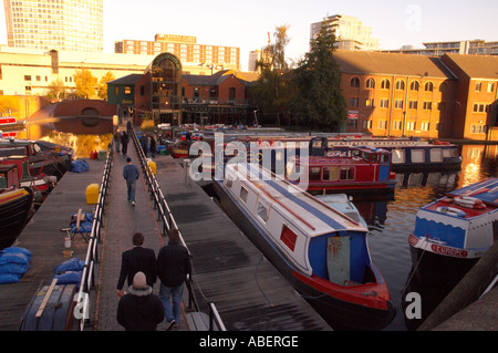 Birmingham gas Street Canal Basin al tramonto, utilizzato nel programma televisivo Peaky Blinders, Inghilterra, Regno Unito, GB. Foto Stock