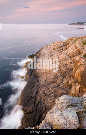 Alba sul grande capo e il francesino Bay nel Maine s Parco Nazionale di Acadia Golfo del Maine Foto Stock