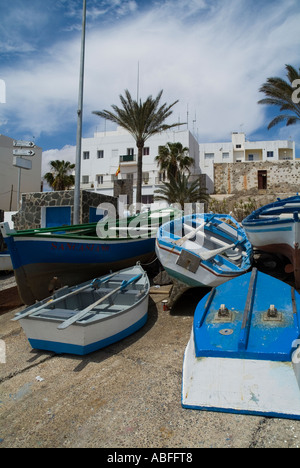 Dh Puerto del Rosario Fuerteventura barche da pesca sul porto di uno scalo Foto Stock