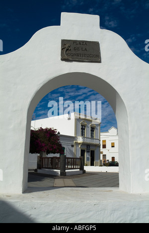 Dh Plaza de la Constitucion Haria Lanzarote Village Main Street e il cortile Foto Stock