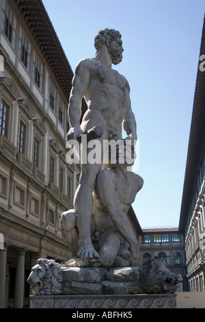 Ercole e Caco (1534) da Baccio Bandinelli su Piazza della Signoria, Firenze, Italia, Europa. Foto Stock