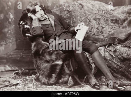 Oscar Fingal O Flahertie Wills Wilde, 1854 - 1900. Irish romanziere, drammaturgo massone e scherzi. Foto Stock