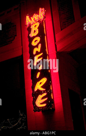 Il popolarissimo Axel falò del bar e ristorante sulla Grand Avenue. St Paul Minnesota MN USA Foto Stock