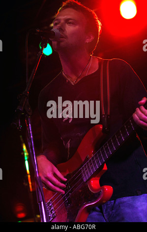 Membro della band Jonathan Crayford progetto eseguendo sul palco a WOMAD 2007 Foto Stock