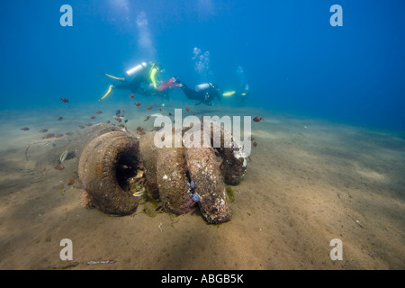 "Reef artificiale' fatta di pneumatici Foto Stock