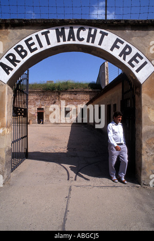 L'entrata di Terezin Theresienstadt campo di concentramento in Repubblica Ceca Foto Stock